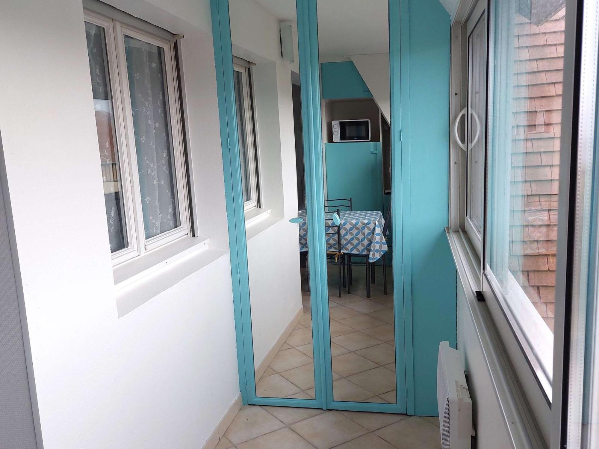 Charmant 2 Pieces Renove Avec Loggia, A Deux Pas De La Plage - Parking Prive - Idealement Situe - Fr-1-712-77 ヴィレ・シュル・メール エクステリア 写真